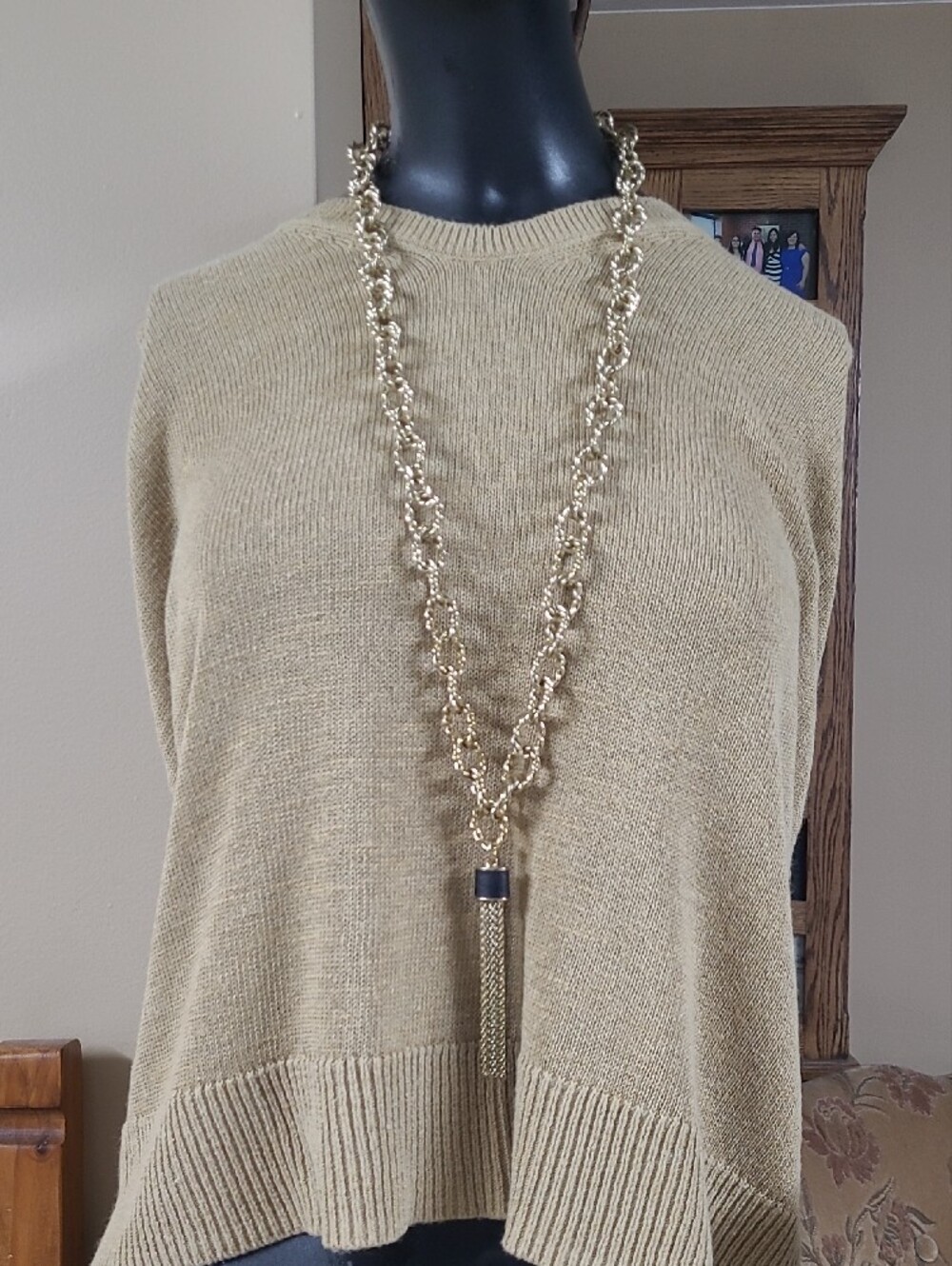 Vintage 80's Gold-Tone Chain 32" Necklace 3" Tassle Black Faux Leather Cap GUC